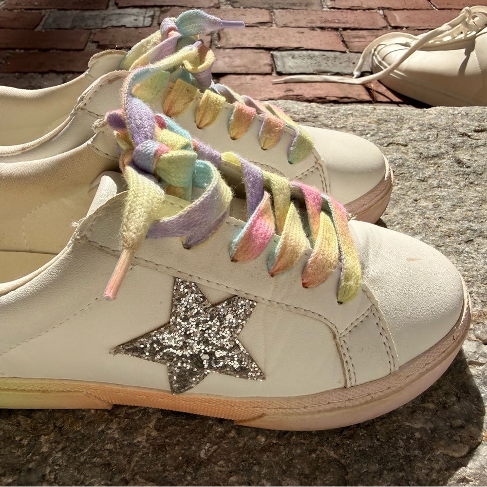 Girls Size 3 white sneakers